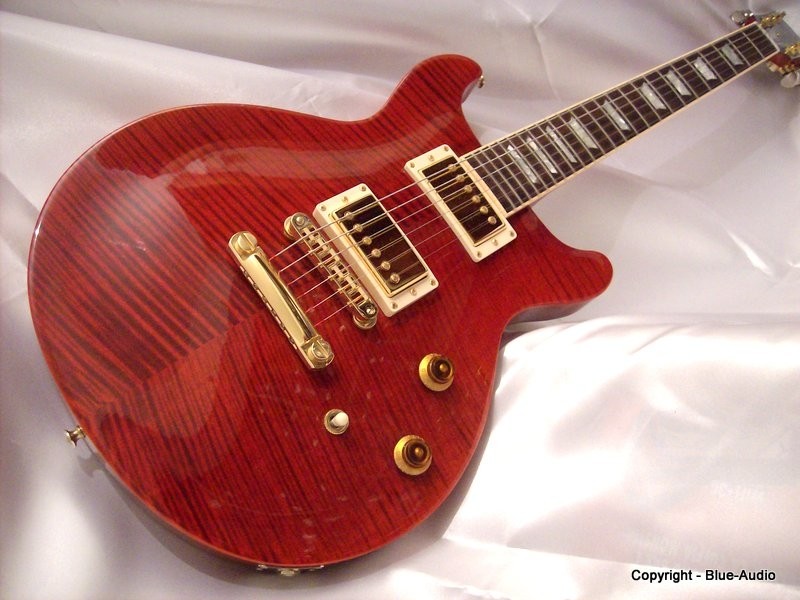 GIBSON Chitarra Elettrica LES PAUL DOUBLE CUT Trans Red