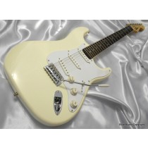 SQUIER Fender/I Chitarra Elettrica  modello  STRATO WH  Bianca