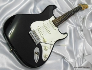 SQUIER Fender/C Chitarra Elettrica  modello  STRATO BK  nera