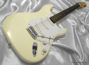SQUIER Fender/I Chitarra Elettrica  modello  STRATO WH  Bianca